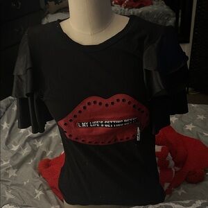Trendy Black Top with Red Lip Design